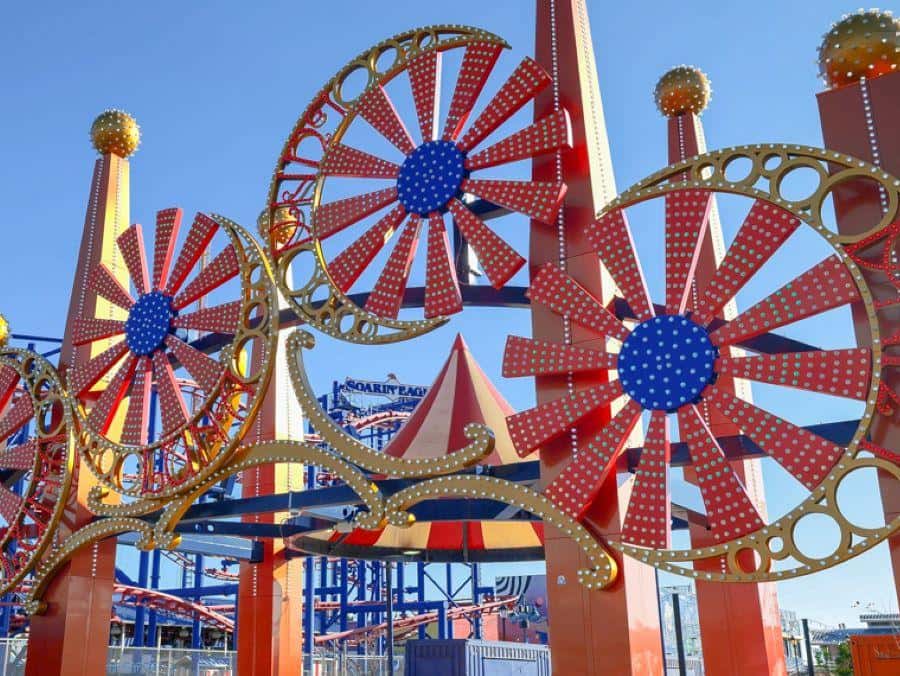From Manhattan: Full-Day NYC Boroughs and Coney Island Tour