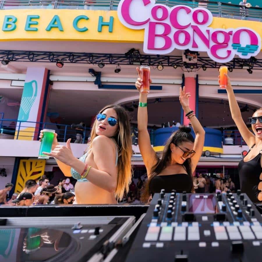 Cancún: Coco Bongo Beach Party Experience