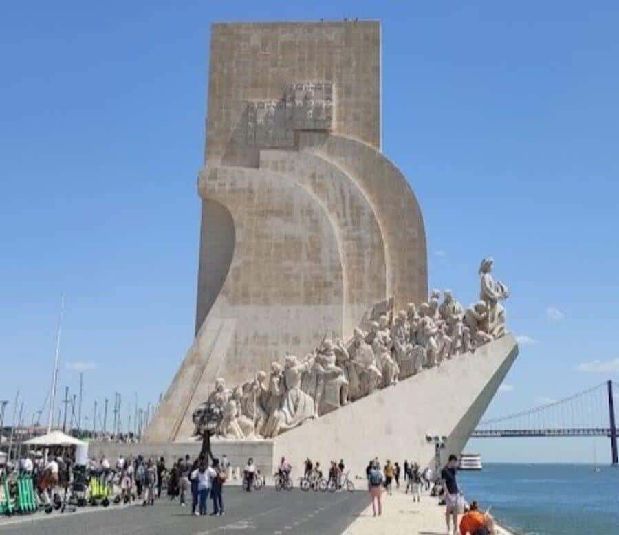 Colagem de mídia