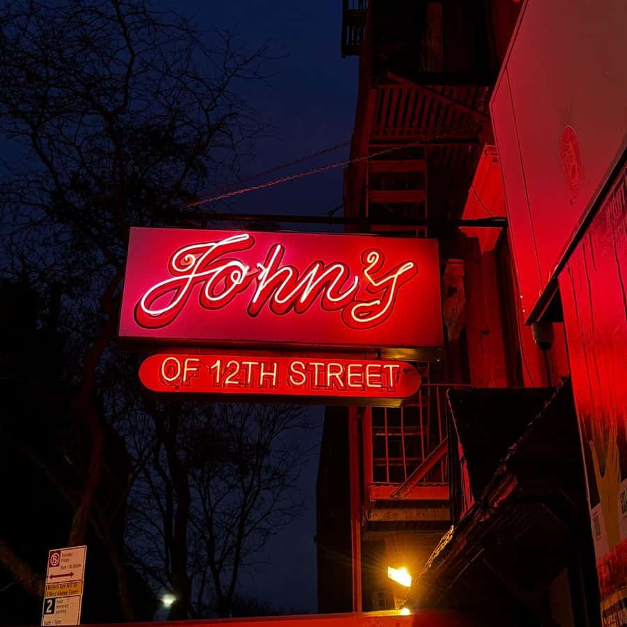 True Crime New York: NYPD-Guided Mafia Walking Tour w/ Food