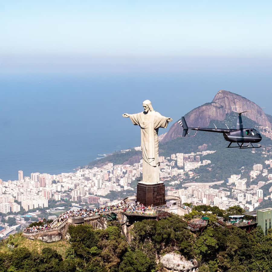 Río de Janeiro: Excursión en helicóptero con una vista inolvidable |  GetYourGuide