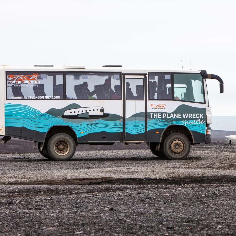 アイスランド：飛行機残骸へのシャトルサービス | GetYourGuide