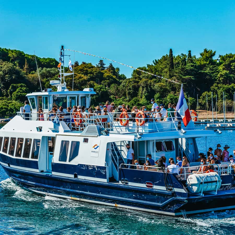 From Nice: Round-Trip Transportation to Saint Tropez by Boat