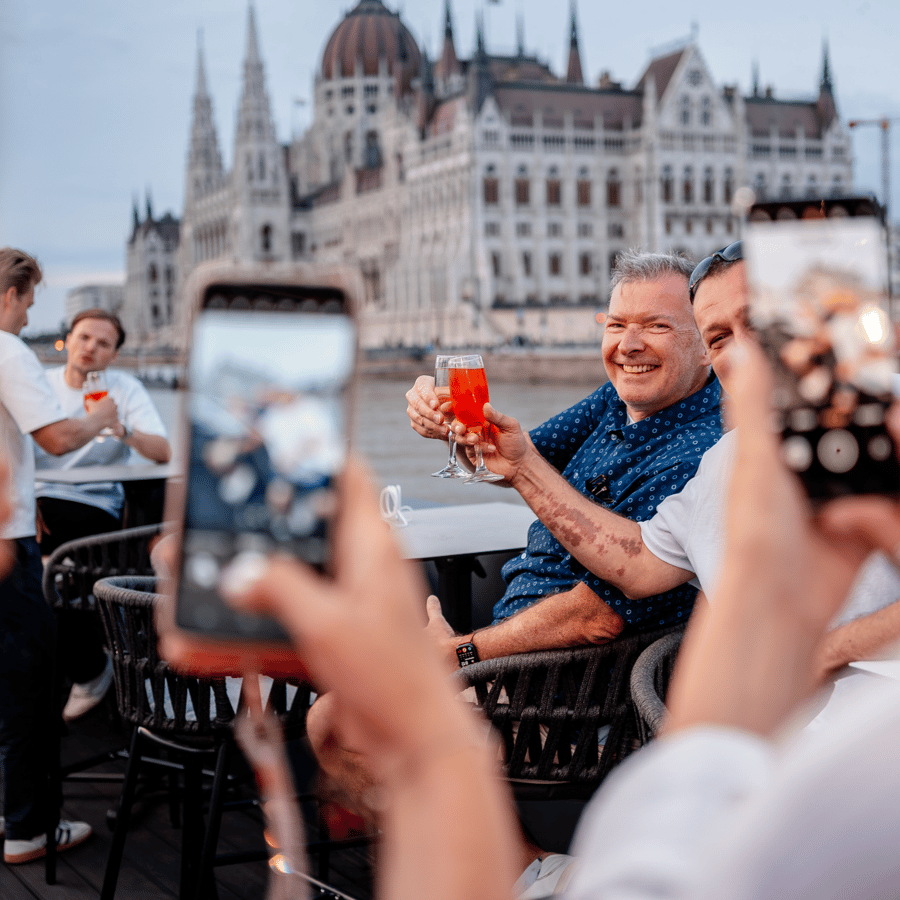 Budapest Aperol Spritz unlimited drinks cruise on the Danube