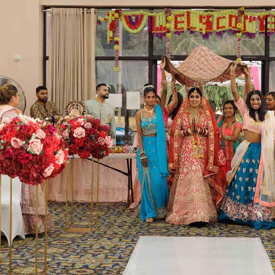 Delhi : plongez dans la culture indienne lors d'un mariage hindou haut en  couleurs | GetYourGuide, image size:900x900