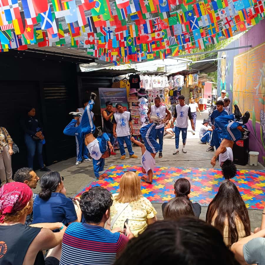 Colagem de mídia