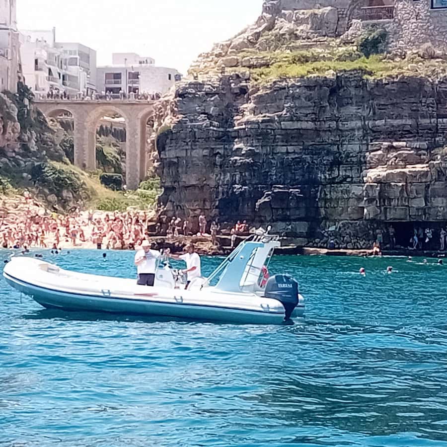 Polignano a Mare: Boat Tour in the Caves with Aperitif