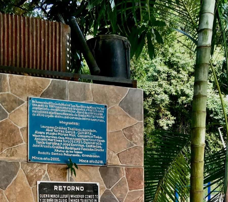 Colagem de mídia