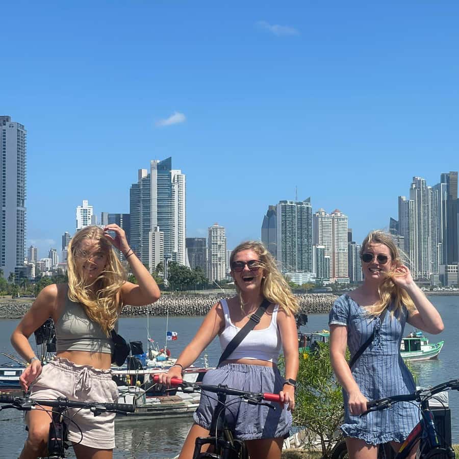 Colagem de mídia