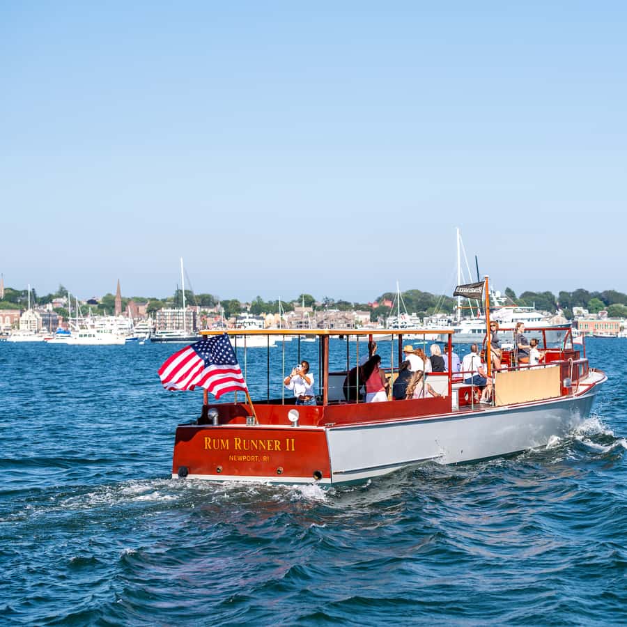 Newport: Yacht Sightseeing Cruise
