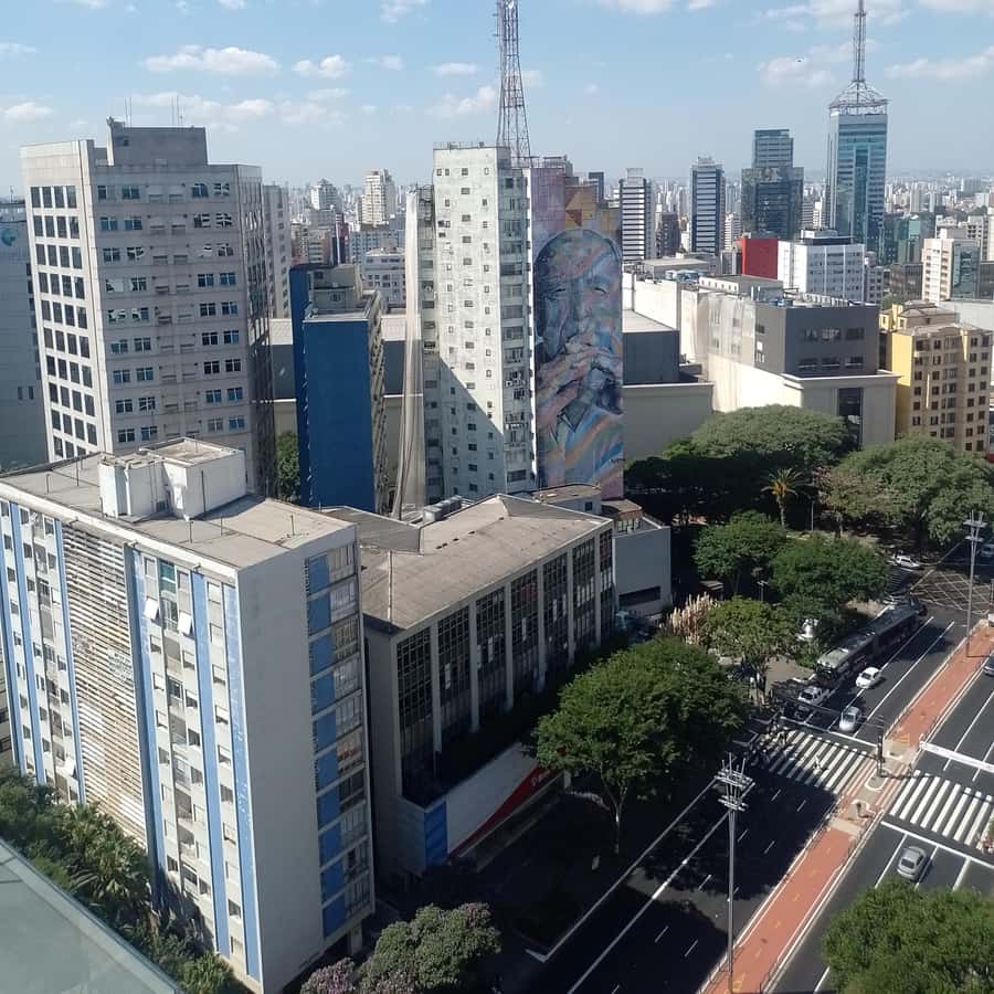 Colagem de mídia