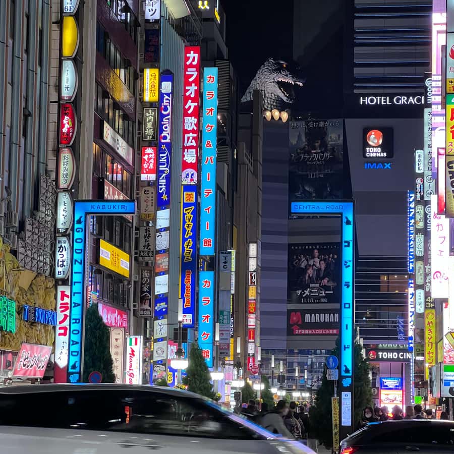 新宿歌舞伎町&ゴールデン街ナイトツアー | GetYourGuide 新宿歌舞伎町&ゴールデン街ナイトツアー | GetYourGuide