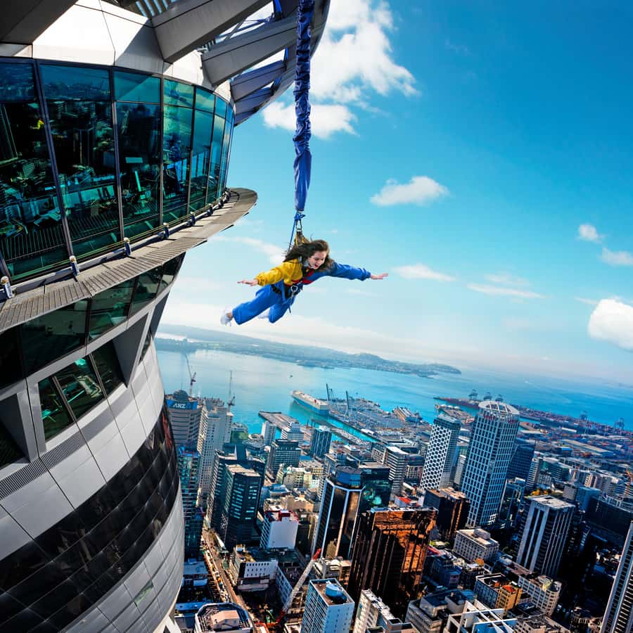 Auckland: SkyJump with Sky Tower Entry Ticket