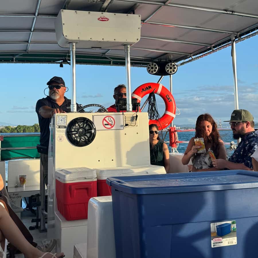 Old San Juan: Sunset Cruise with Drinks and Hotel Pickup