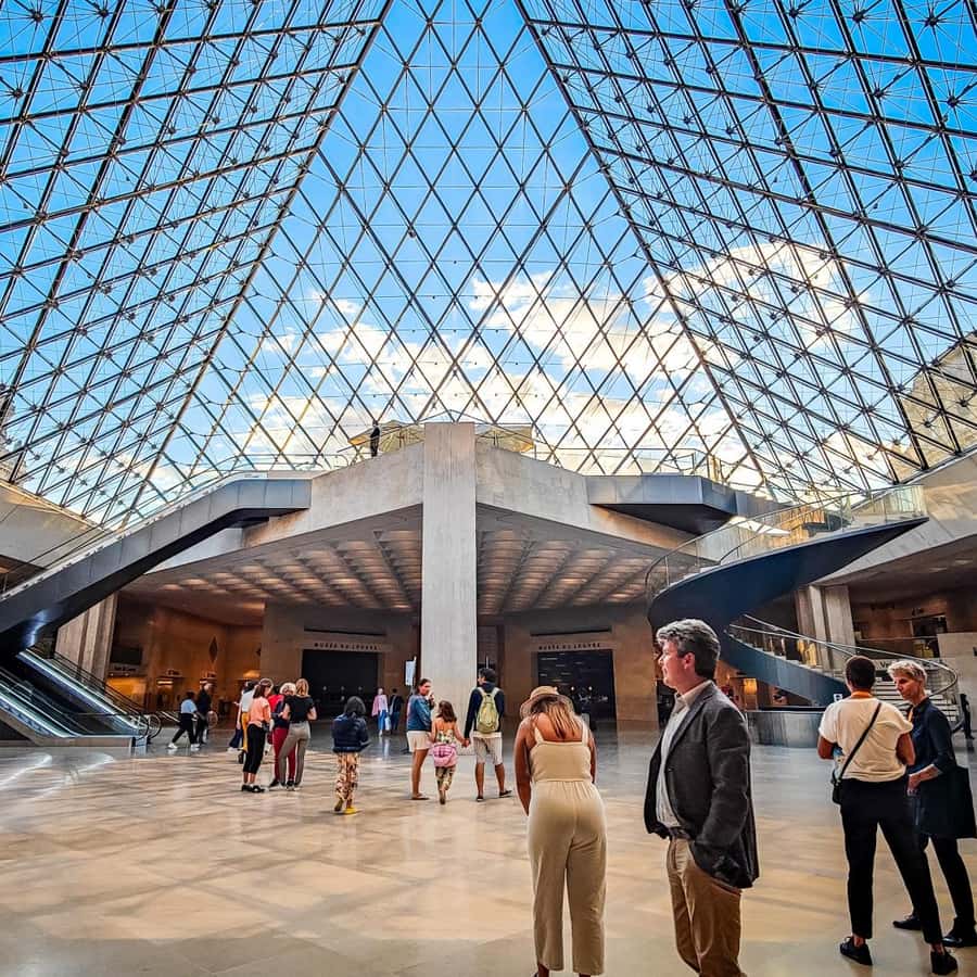 ルーブル美術館の壮大なツアー + モナリザパス | GetYourGuide