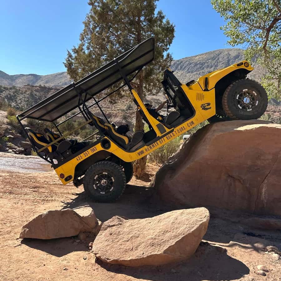 Zion nasjonalpark: Hummertur med fossefall og bassenger | GetYourGuide, image size:900x900