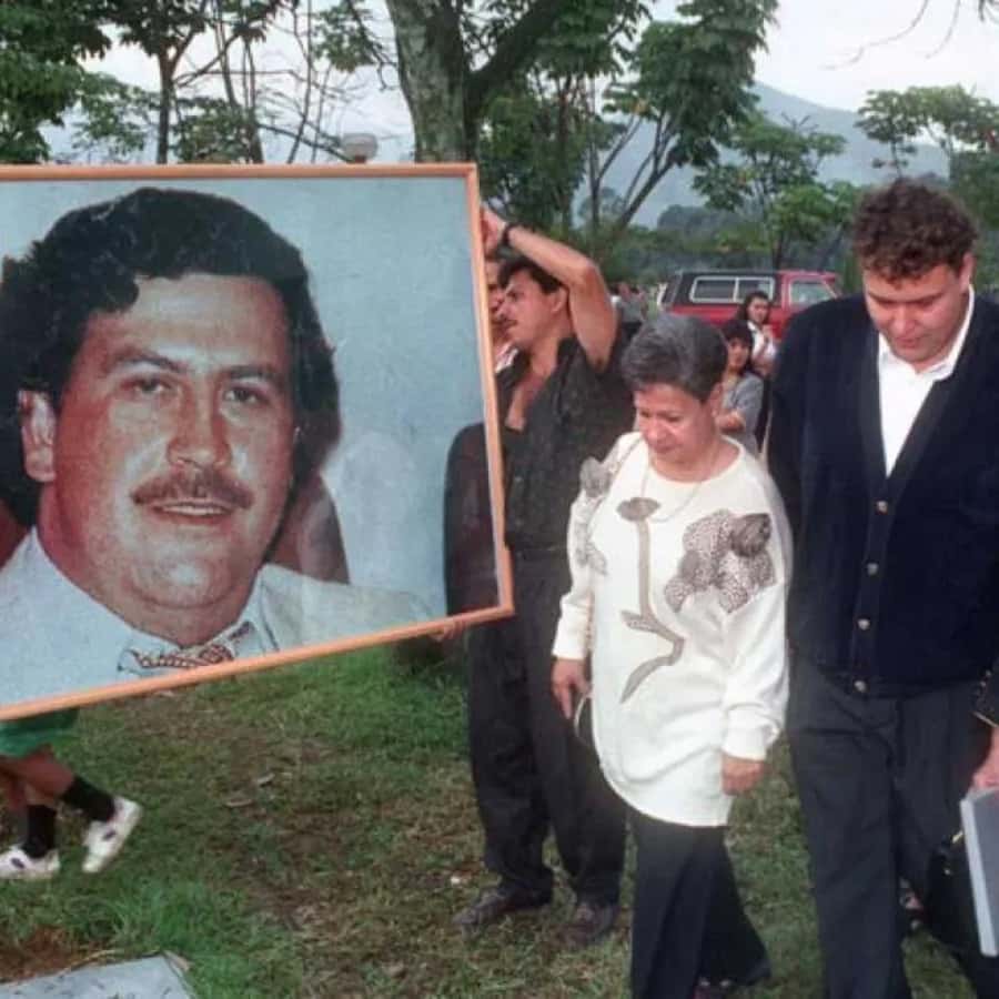 Colagem de mídia