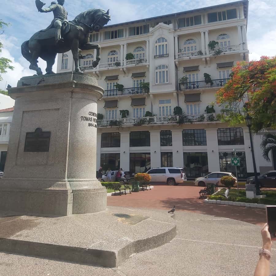 Colagem de mídia