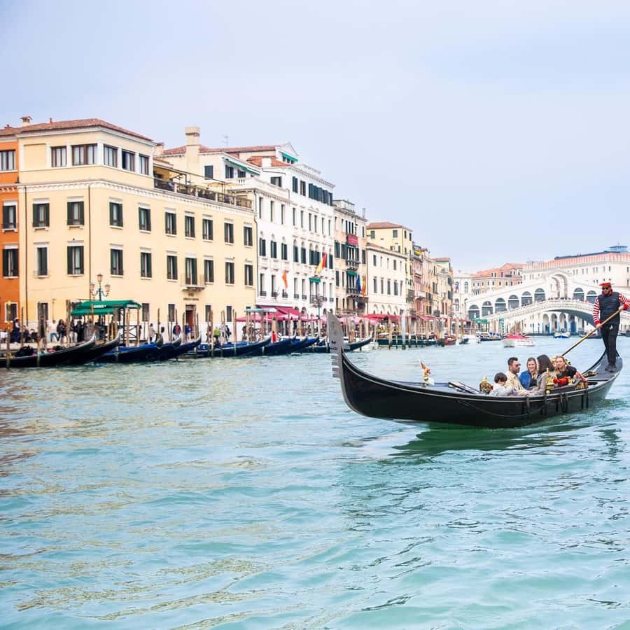 Venice: Shared Gondola Ride Across the Grand Canal