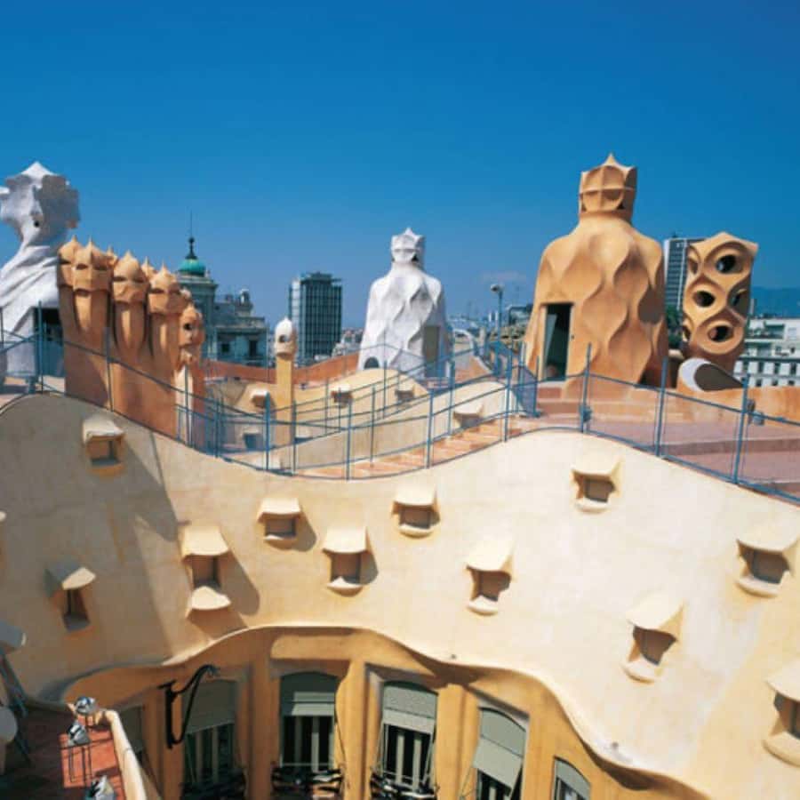Barcelona:Pass with Casa Battló, Casa Milà, Teleferic & more