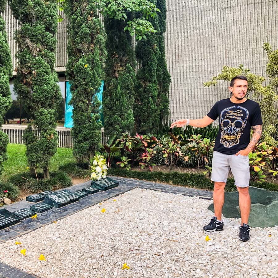 Colagem de mídia