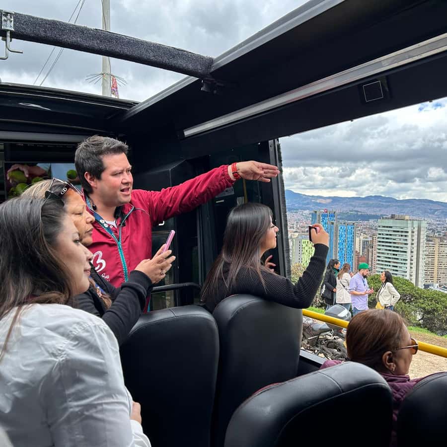 Colagem de mídia