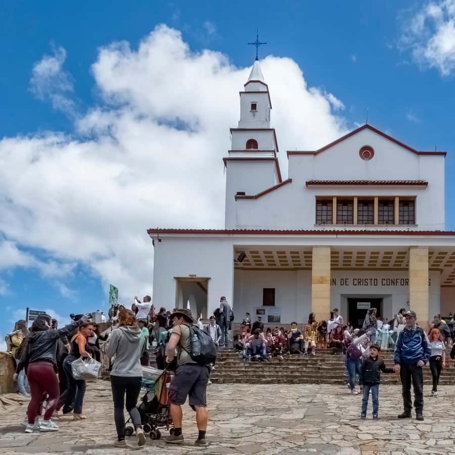 Colagem de mídia