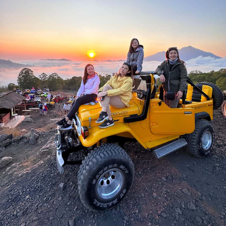 Tur Matahari Terbit Gunung Batur 4WD Jeep di Kintamani