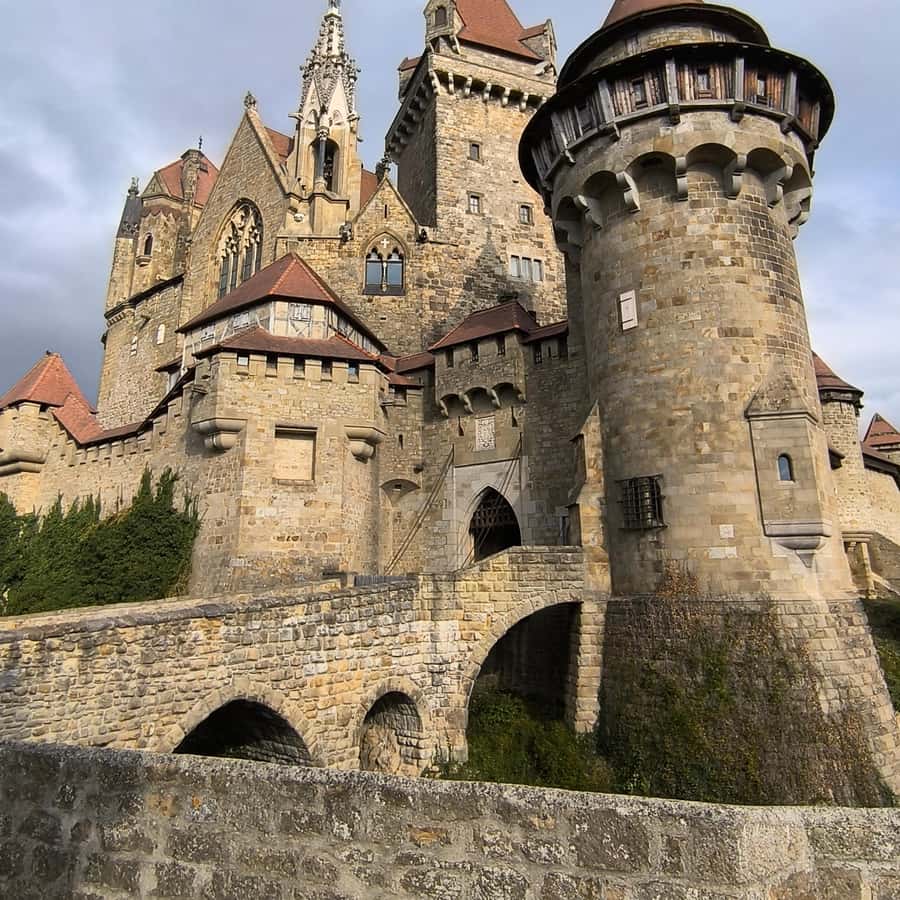 Vienna: Day Trip Castles around Vienna underground lake