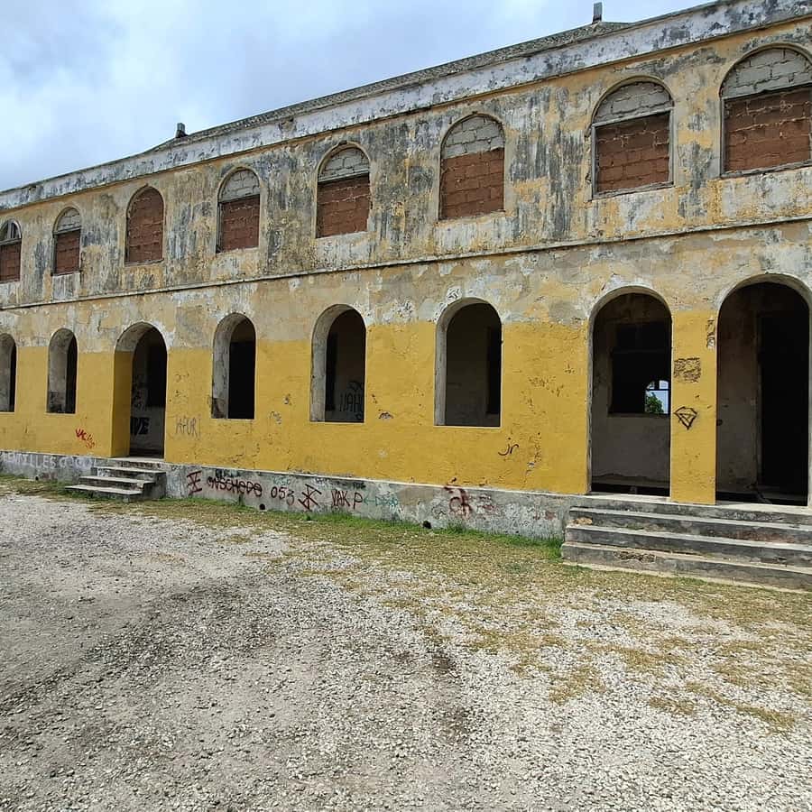 Colagem de mídia
