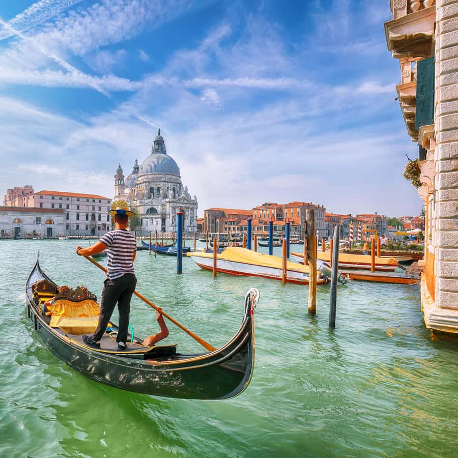 Gondola Lv Italian Venice Gondola Man: Over 7,339 Royalty-Free