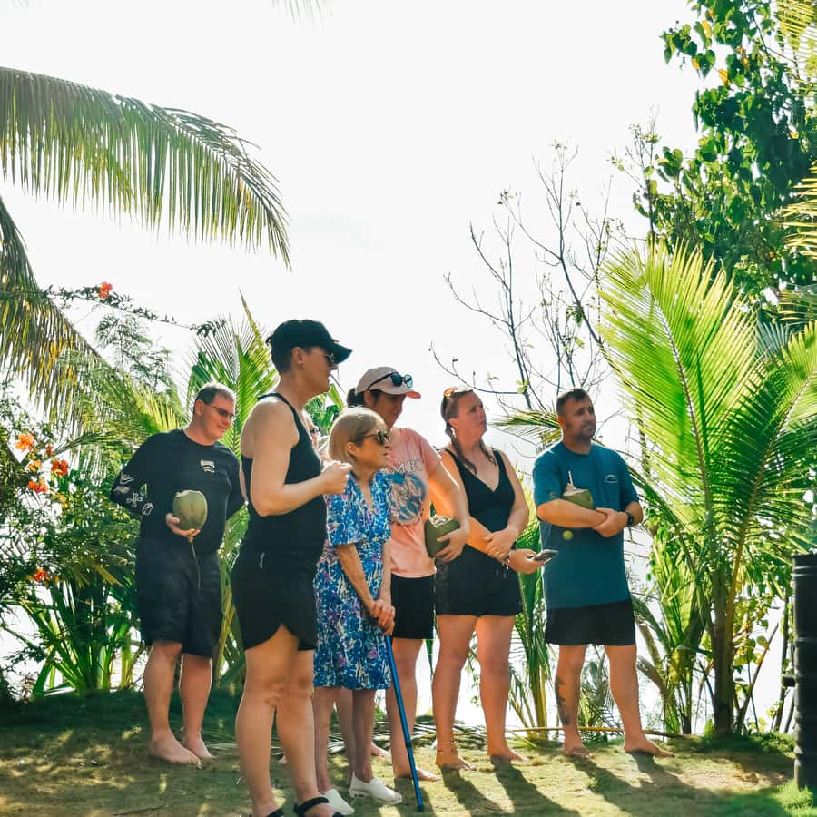 Fiji: Village & Mud-Crab Catching Tour