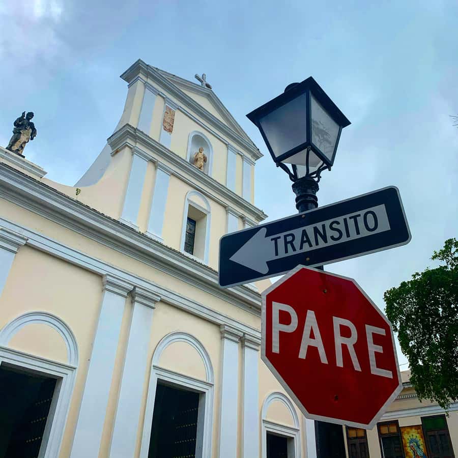 SAN JUAN 案内標識 DLR：サンフランソウキョウ・スクエアの道路の案内標識は日本式