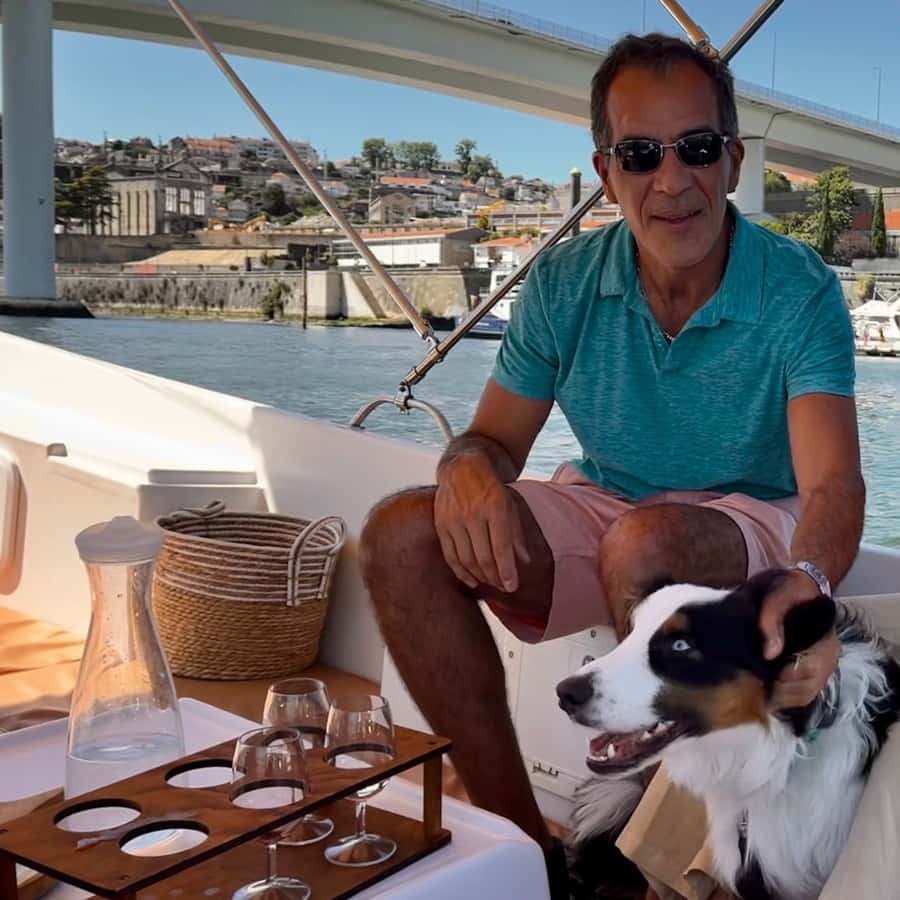 Porto: Douro River Boat Cruise with Port Wine and Snacks