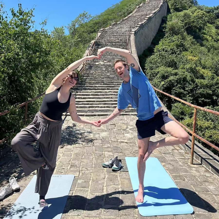 Ioga matinal privada na Grande Muralha e autêntico pato à Pequim |  GetYourGuide, image size:900x900