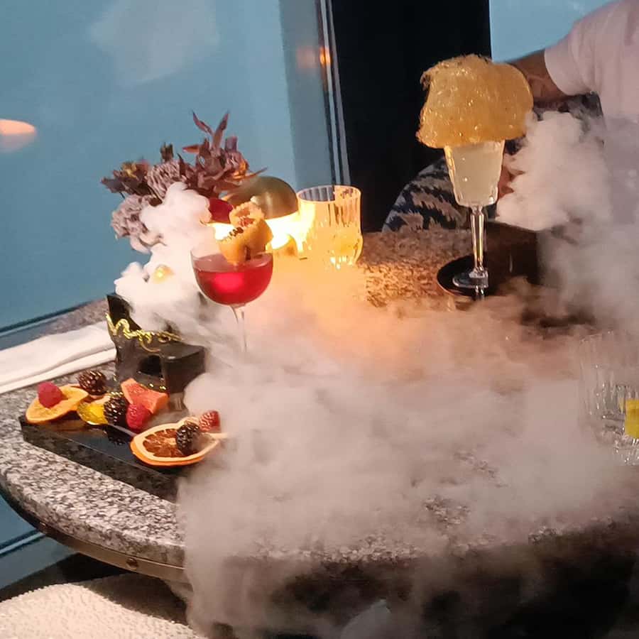 ドバイ：ブルジュ・ハリファVIPサンセットツアー（ポルシェ移動