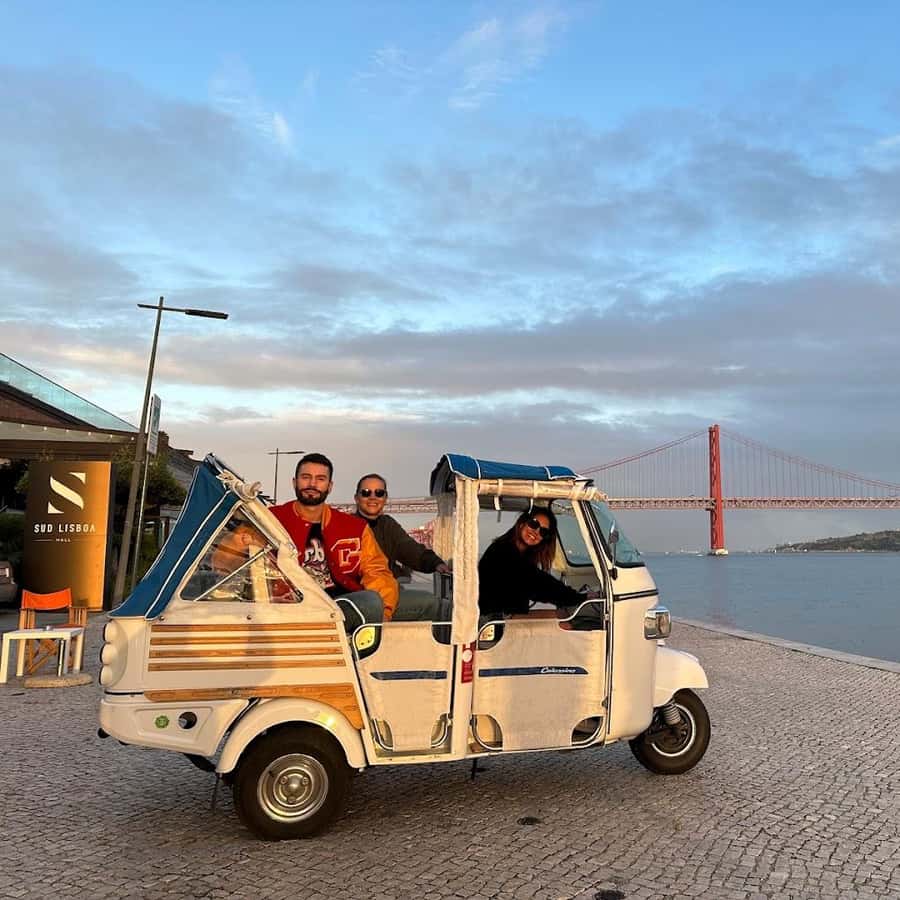 Colagem de mídia