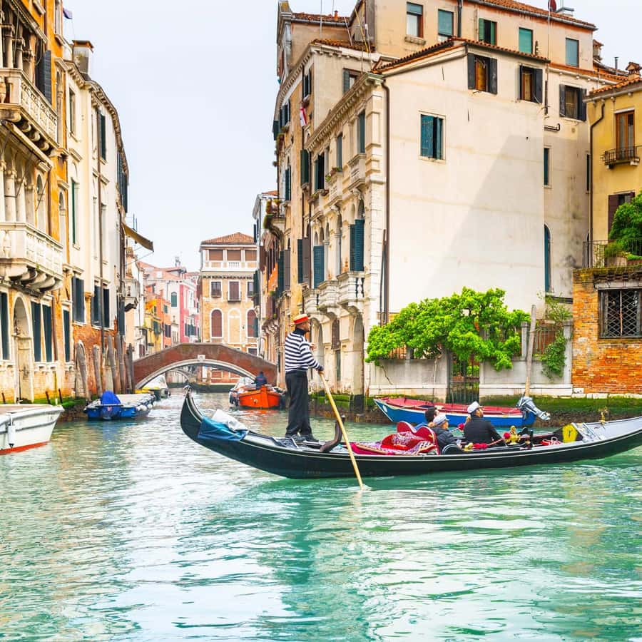 Venice: Shared Gondola Ride Across the Grand Canal