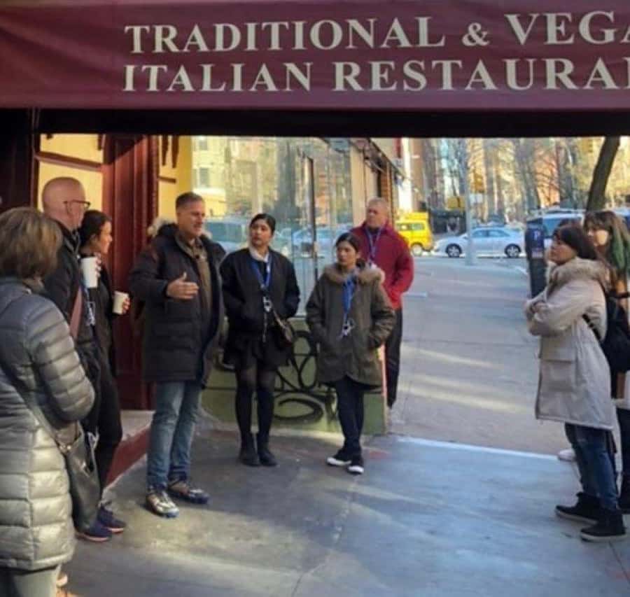 True Crime New York: NYPD-Guided Mafia Walking Tour w/ Food