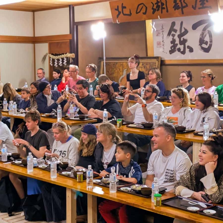 Tokyo: Sumo Show and Dining Experience