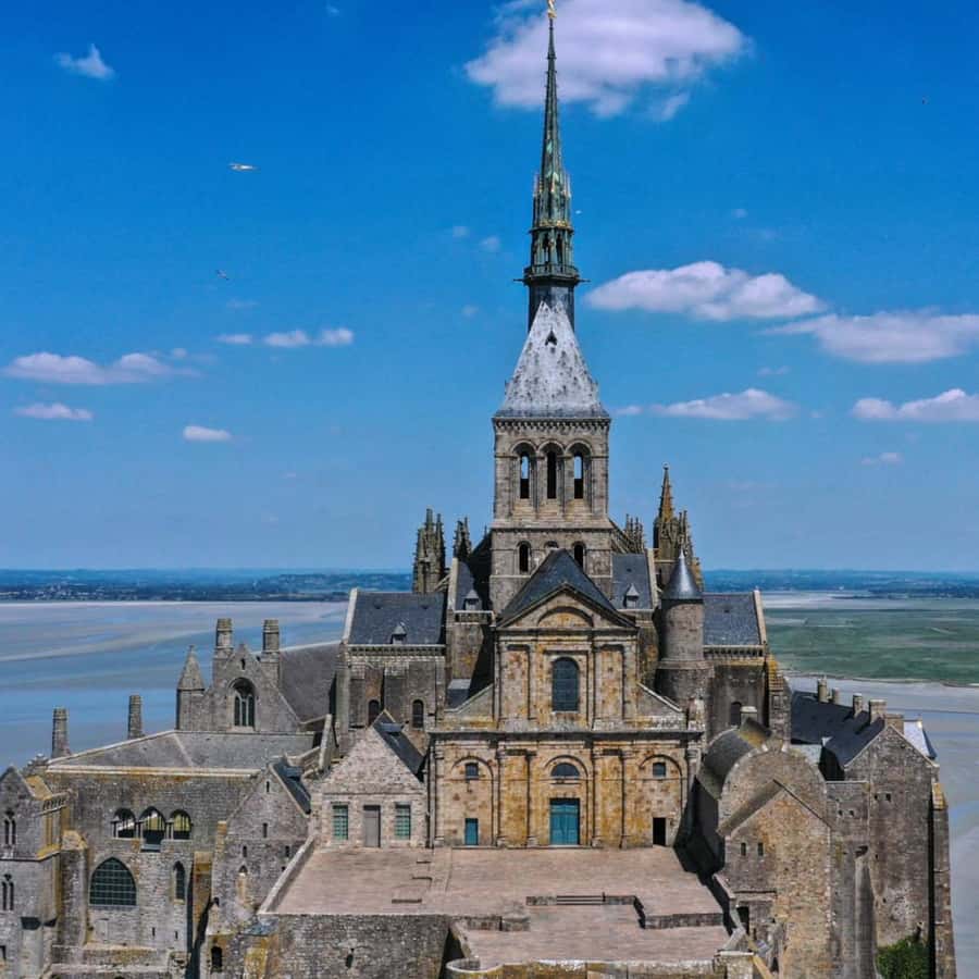 西嶋俊親、【風涛杳然（LE　MONT-SAINT　MICHEL）】 File:Le Mont Saint-Michel.jpg - Wikimedia Commons