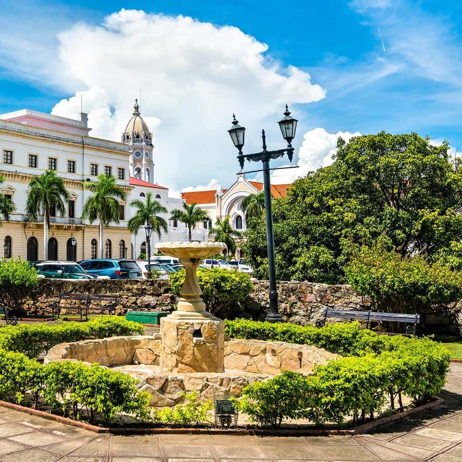 Colagem de mídia