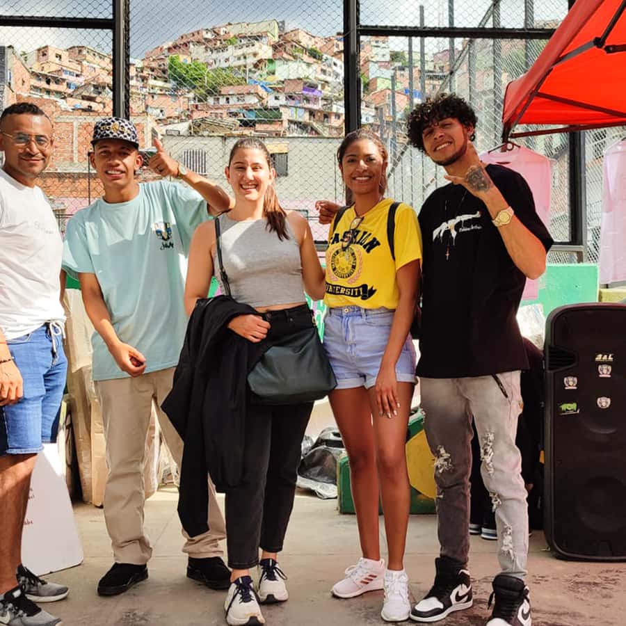 Colagem de mídia