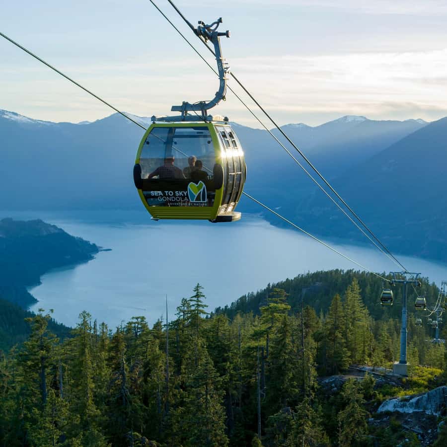 Desde Vancouver: Sea to Sky Gondola y tour por Whistler Village |  GetYourGuide, image size:900x900