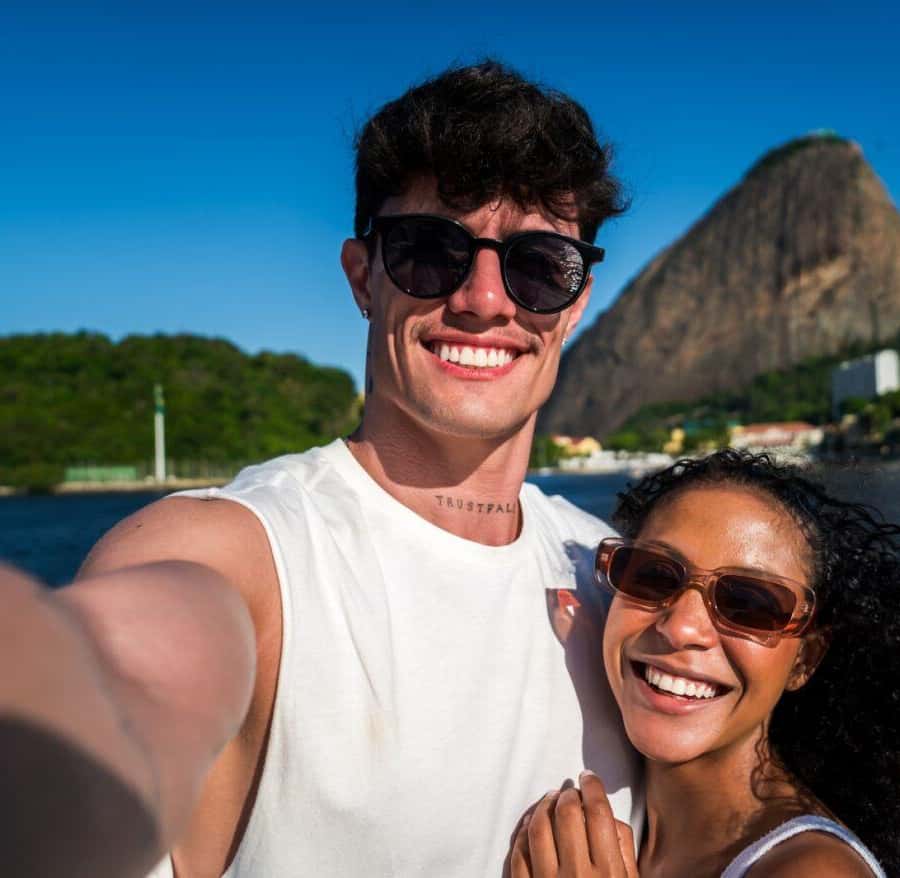 Colagem de mídia