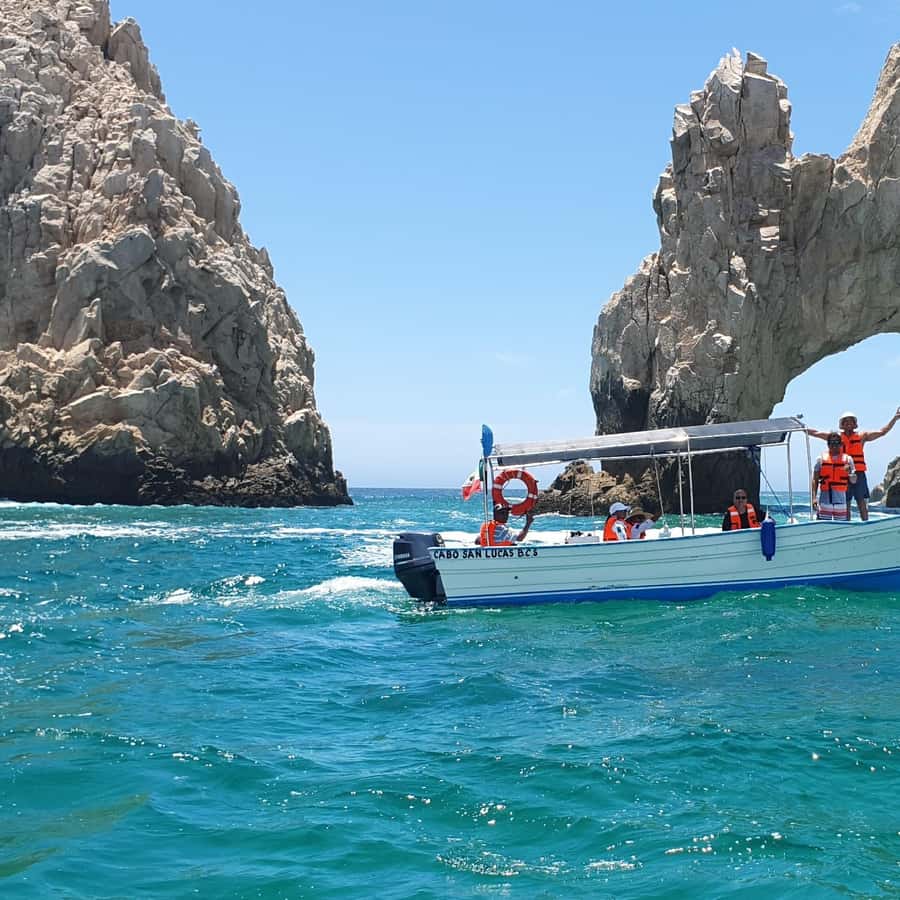 LOS CABOS ARCH & LOVER'S BEACH TOUR + SNORKELING TOUR