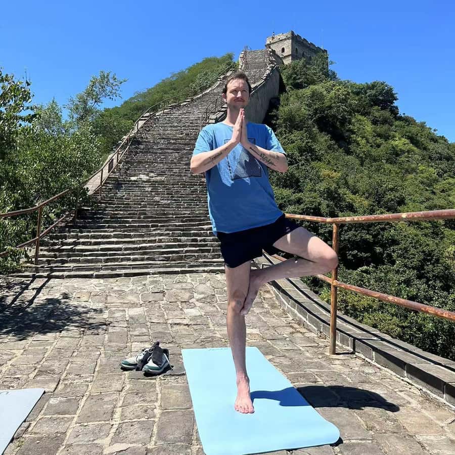 Ioga matinal privada na Grande Muralha e autêntico pato à Pequim |  GetYourGuide, image size:900x900