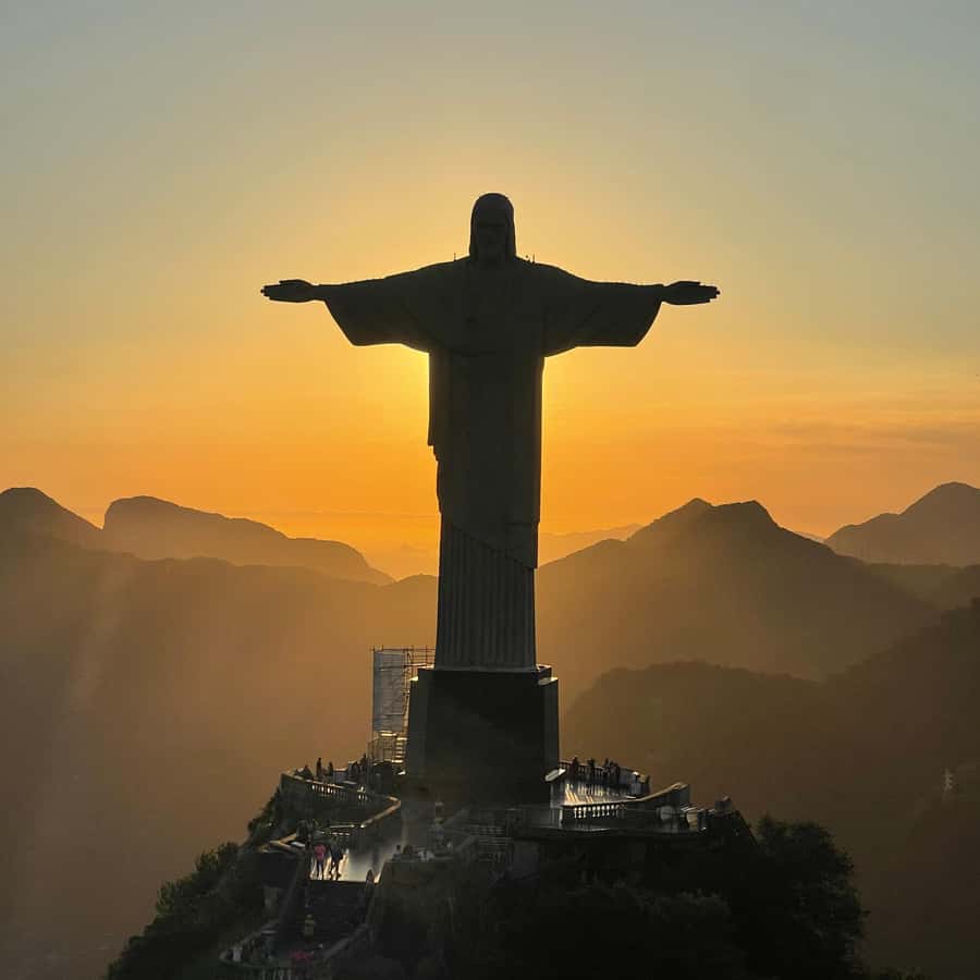 Colagem de mídia