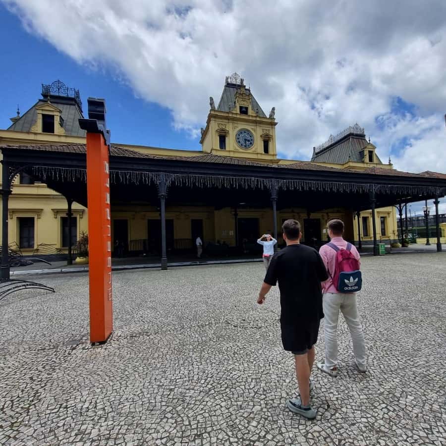 Colagem de mídia