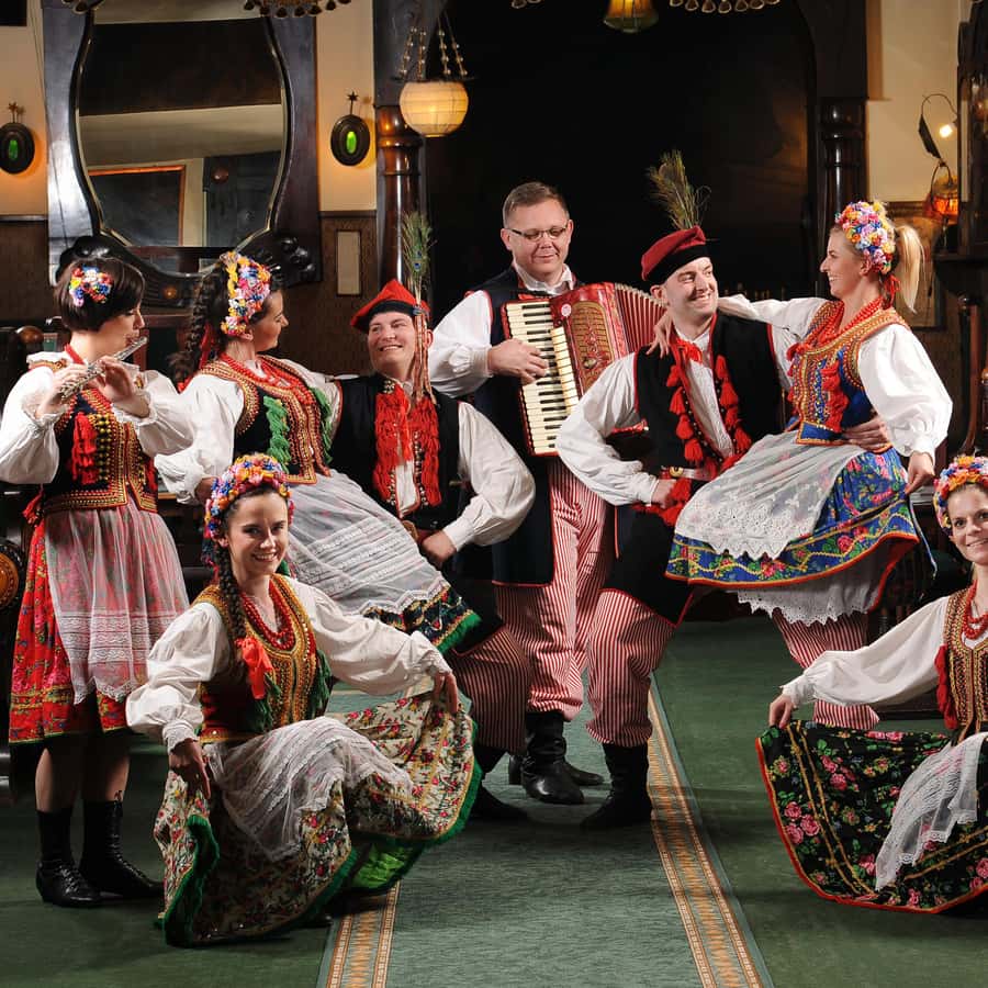 Krakow: Folk Show 3-Course Dinner at Jama Michalika Café